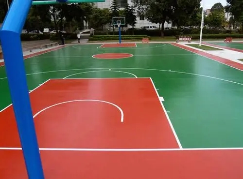 河北球场地面翻新,裂缝修重要性